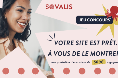 femme qui sourit avec un texte sur la participation au jeu concours