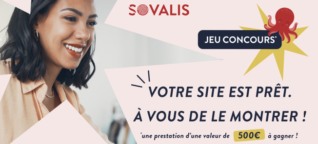 femme qui sourit avec un texte sur la participation au jeu concours